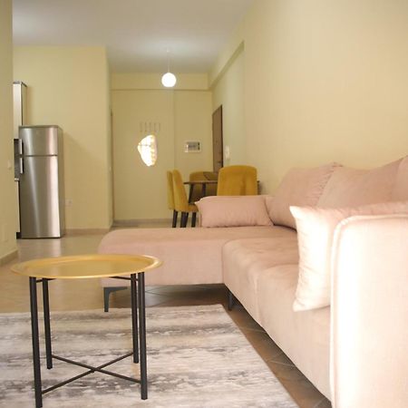 Pleasant Apartment With Free Dedicated Parking In Komuna E Parisit ティラナ エクステリア 写真