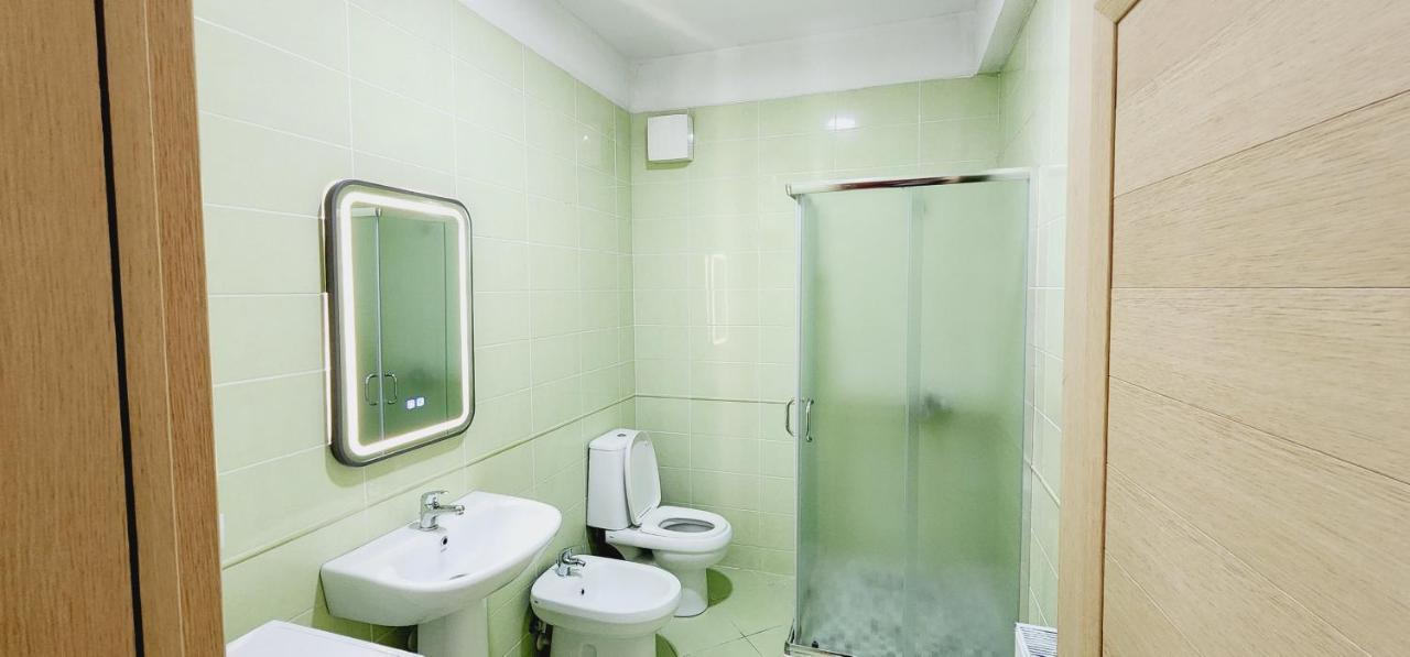 Pleasant Apartment With Free Dedicated Parking In Komuna E Parisit ティラナ エクステリア 写真