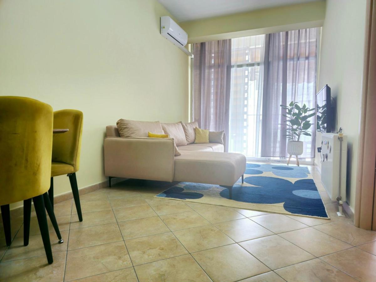 Pleasant Apartment With Free Dedicated Parking In Komuna E Parisit ティラナ エクステリア 写真