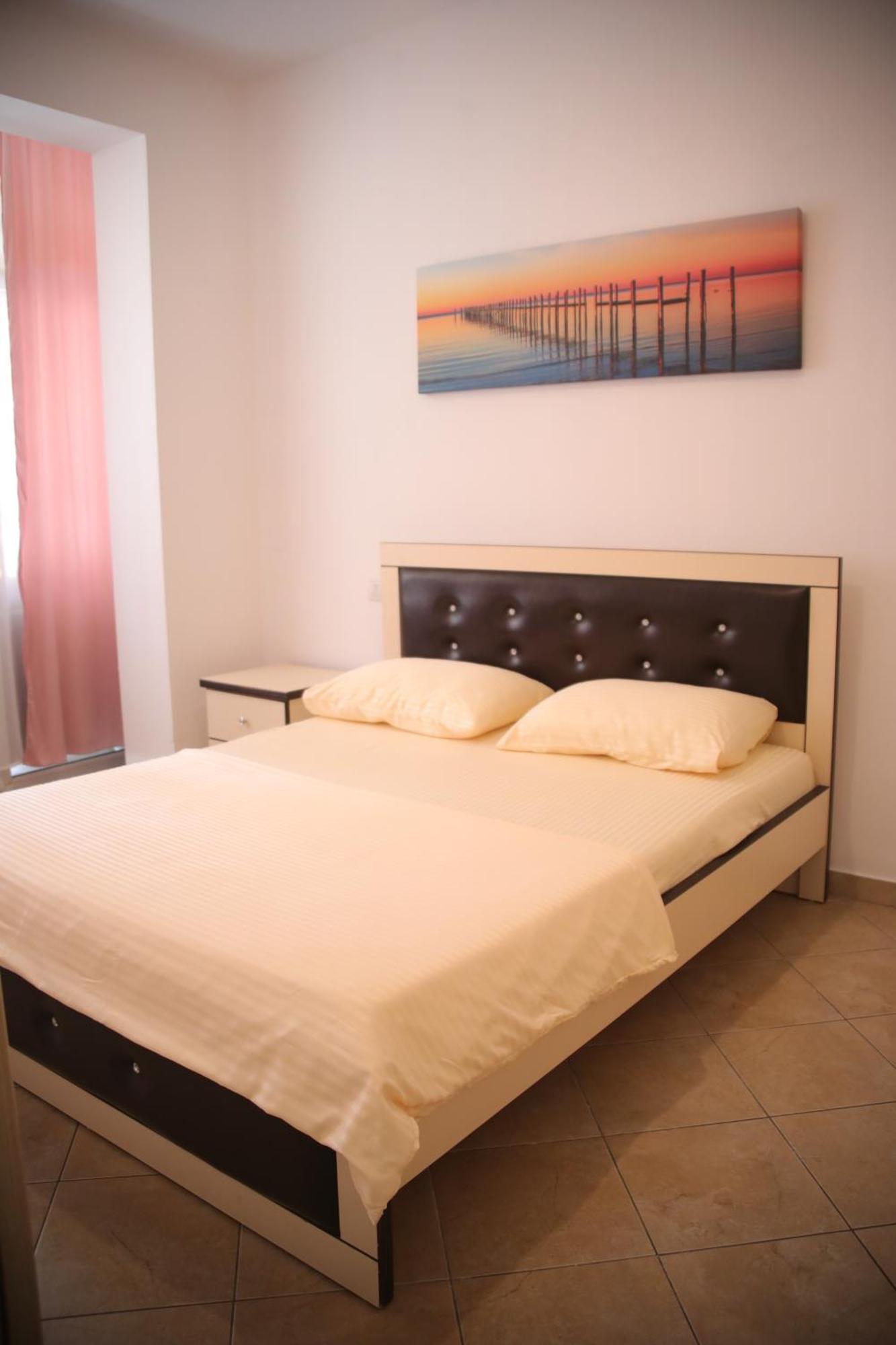 Pleasant Apartment With Free Dedicated Parking In Komuna E Parisit ティラナ エクステリア 写真