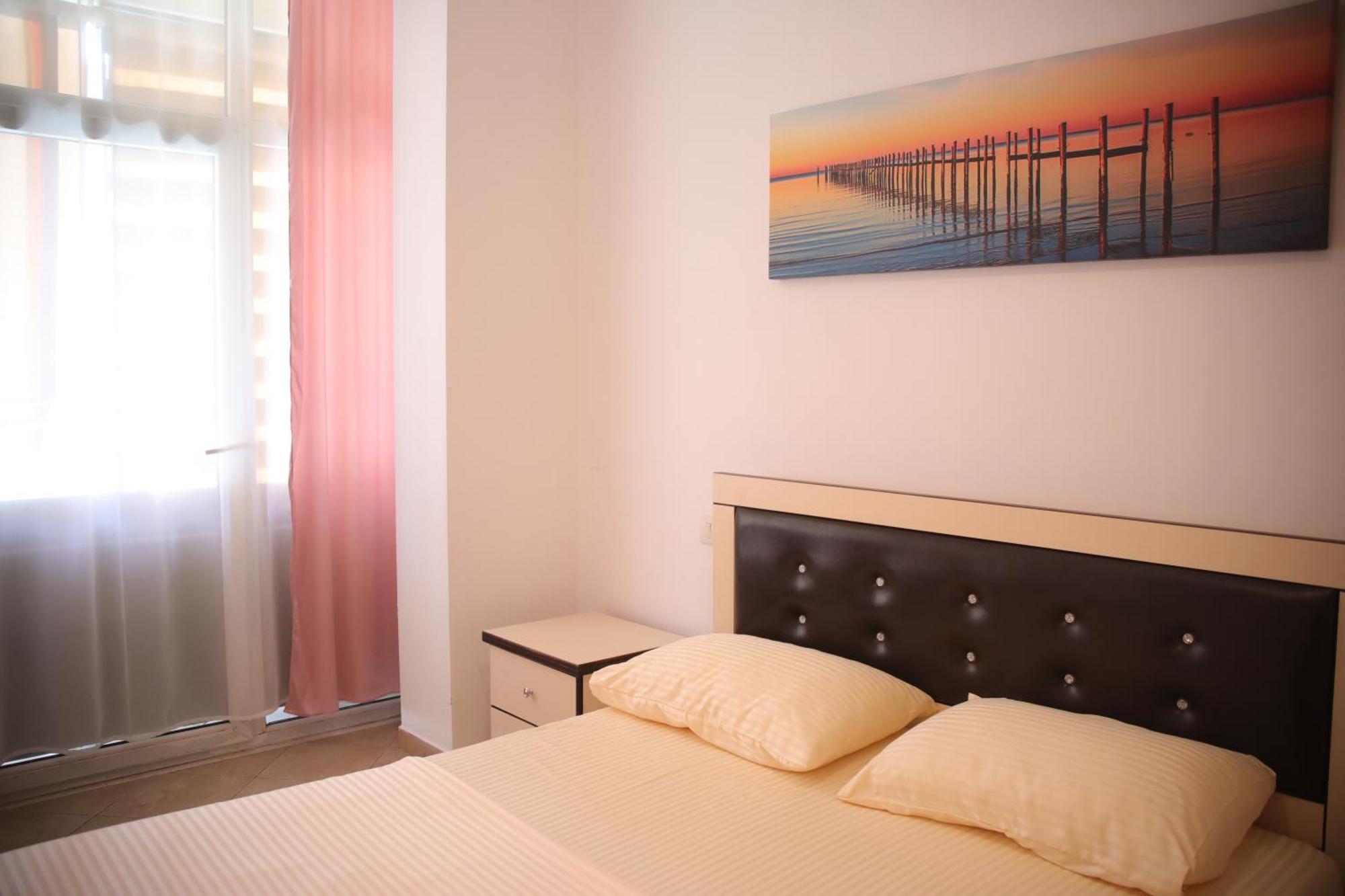 Pleasant Apartment With Free Dedicated Parking In Komuna E Parisit ティラナ エクステリア 写真